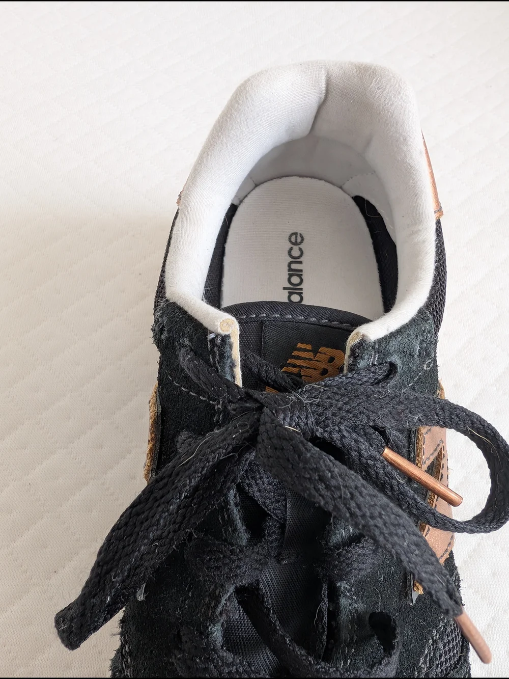 New Balance Womens 520 WL520SNC Black Rose Gold Sneakers Size 7.5 Suede Retro - Picture 16 of 16